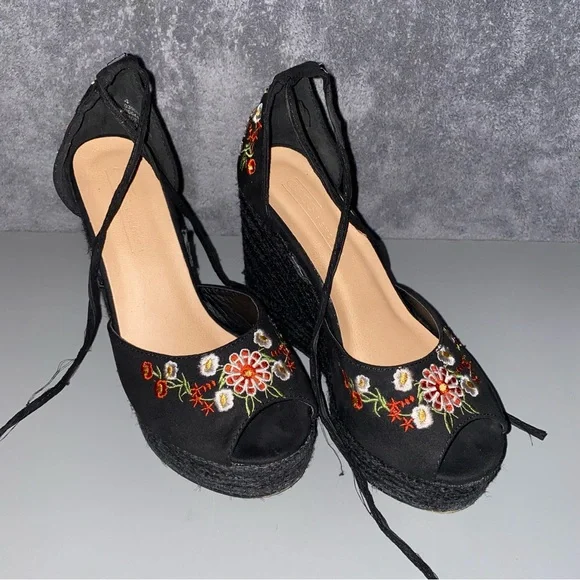 ASOS Shoes TAMIKO Size 4 Embroidered Black 4” High Wedges - Picture 2 of 15